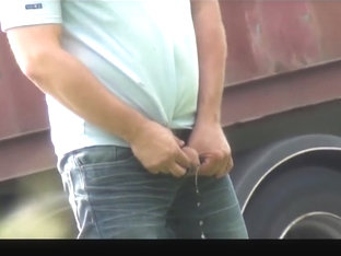 caught trucker outdoor pissing