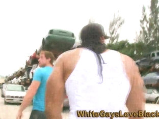 Muscly black dude gets bj