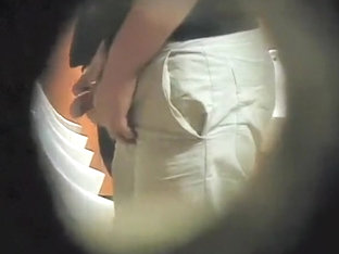 Voyeur In WC
