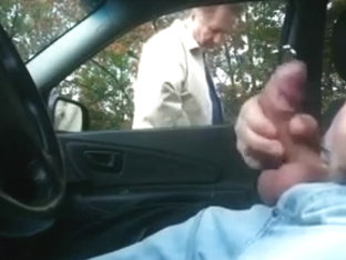 Voyeur on public bog with increase in action